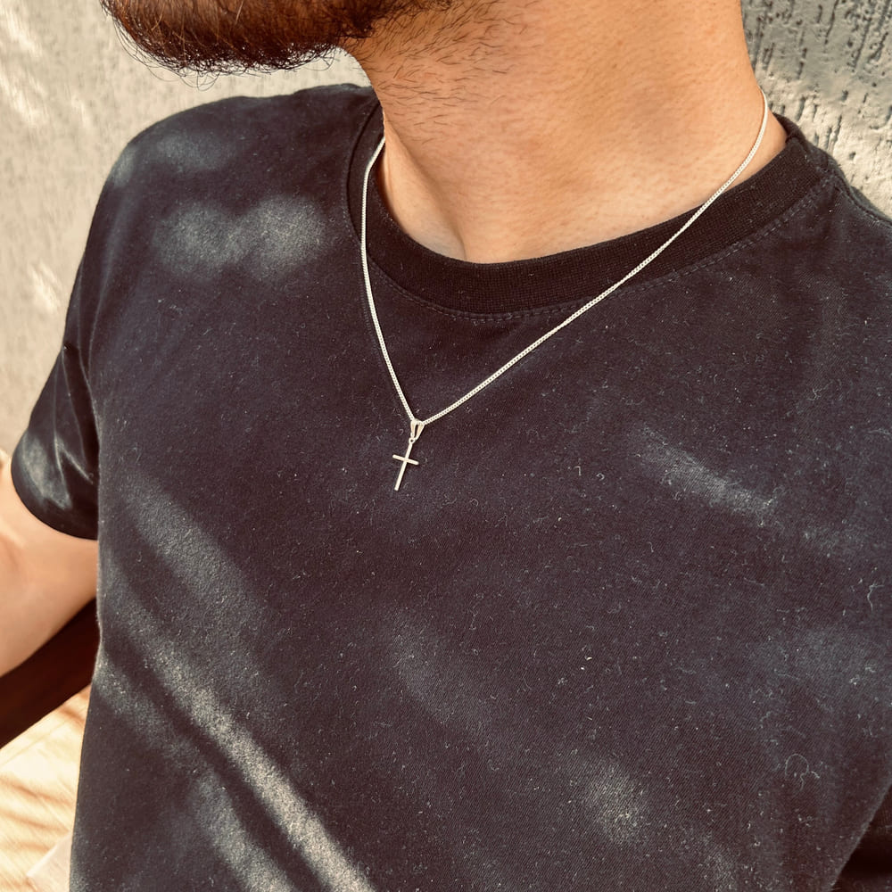 Colar Cruz Lisa Prata