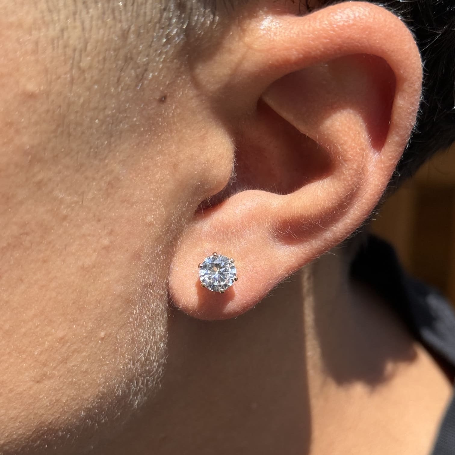 Brinco Pedra de Zircônia Ouro