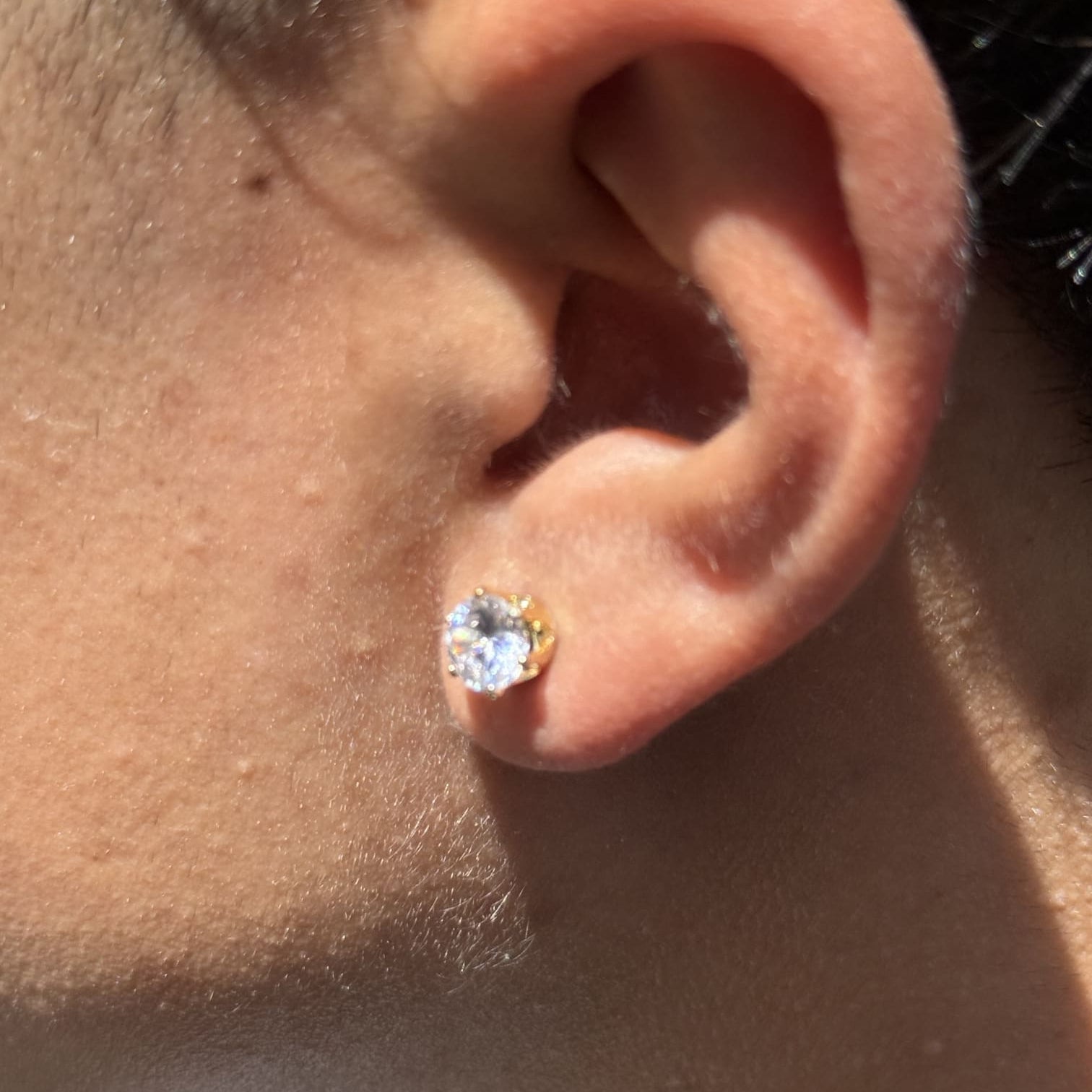 Brinco Pedra de Zircônia Ouro - VZ Joalheria