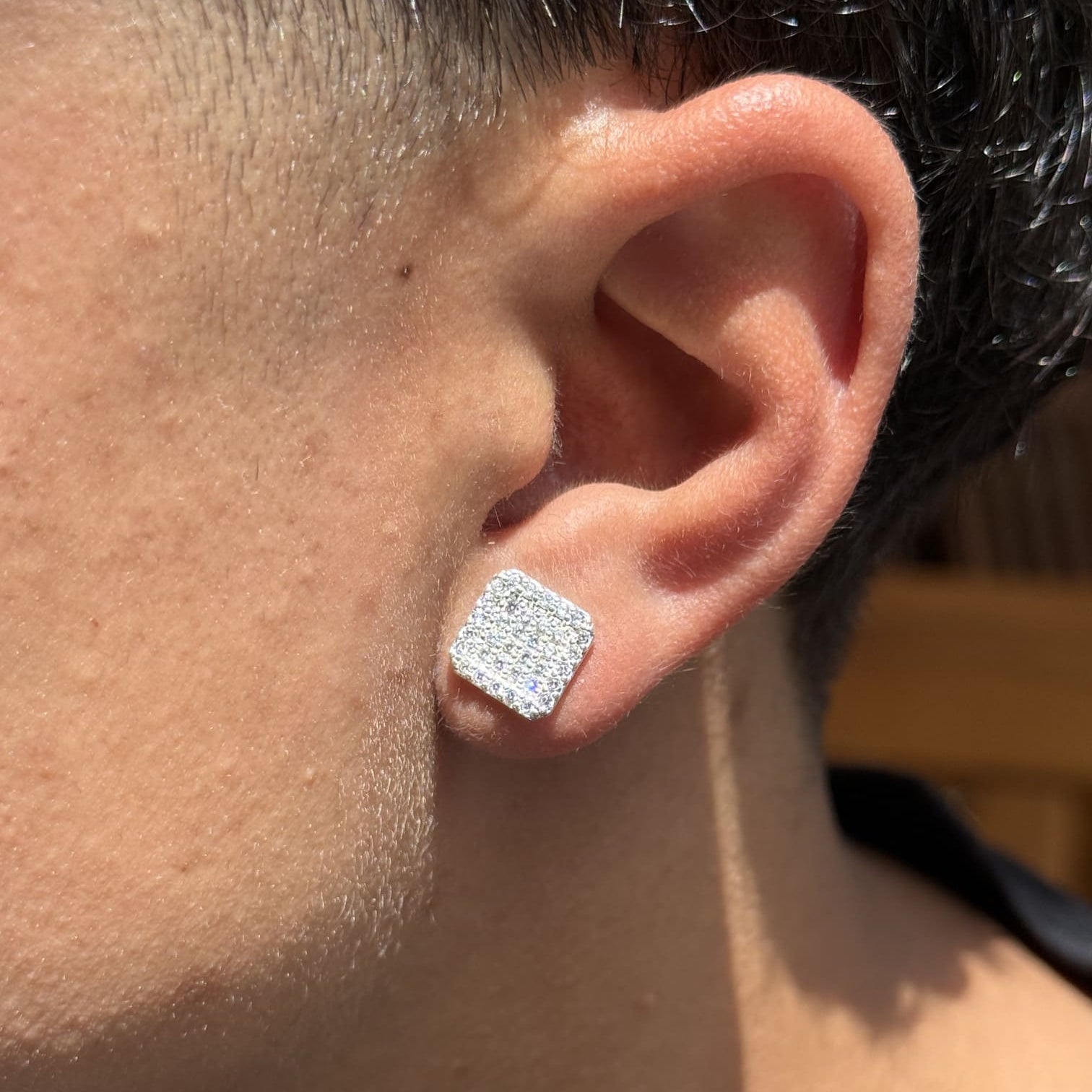 Brinco Quadrado Cravejado - VZ Joalheria