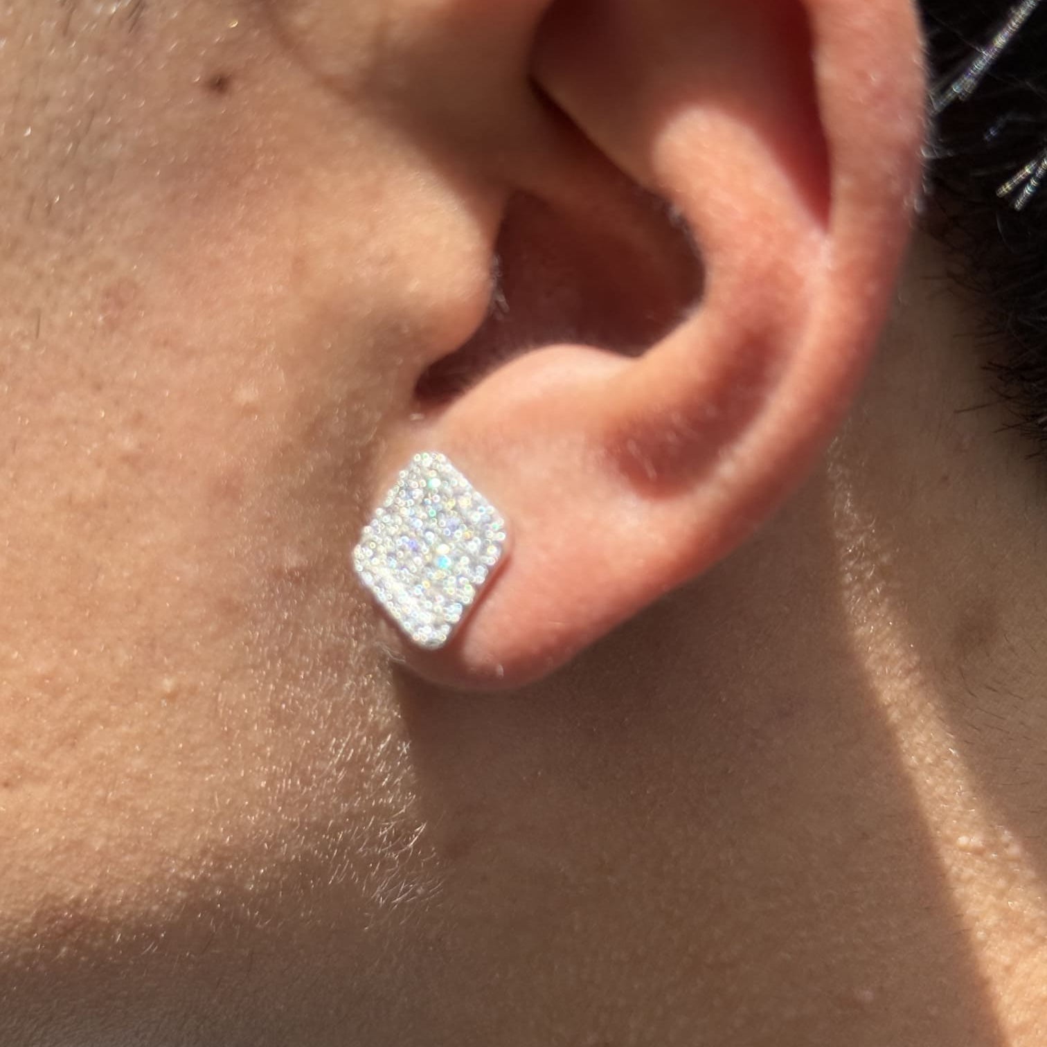 Brinco Quadrado Cravejado - VZ Joalheria