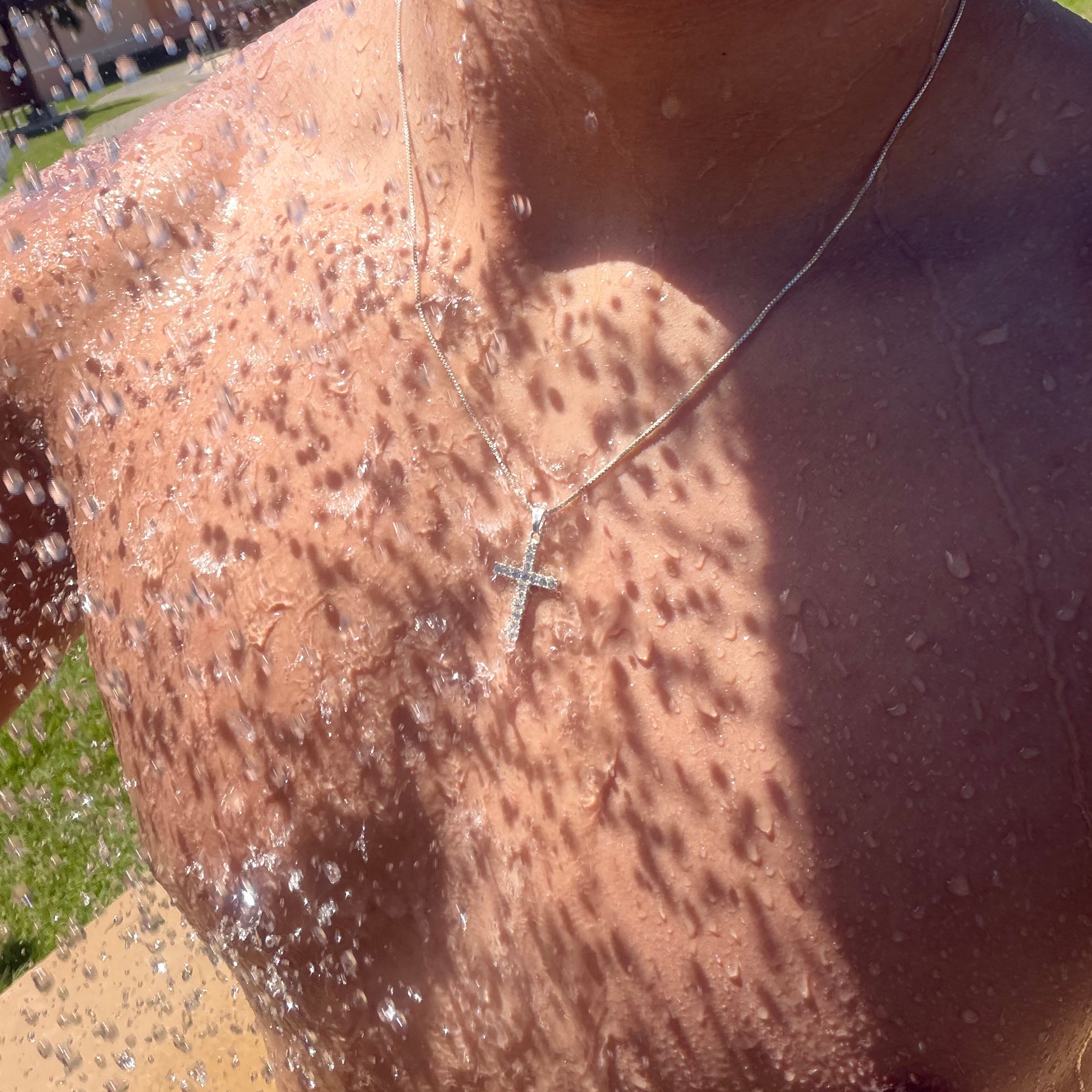 Kit NJR com "Conjunto cruz cravejada + Pulseira grumet" - Prata 925