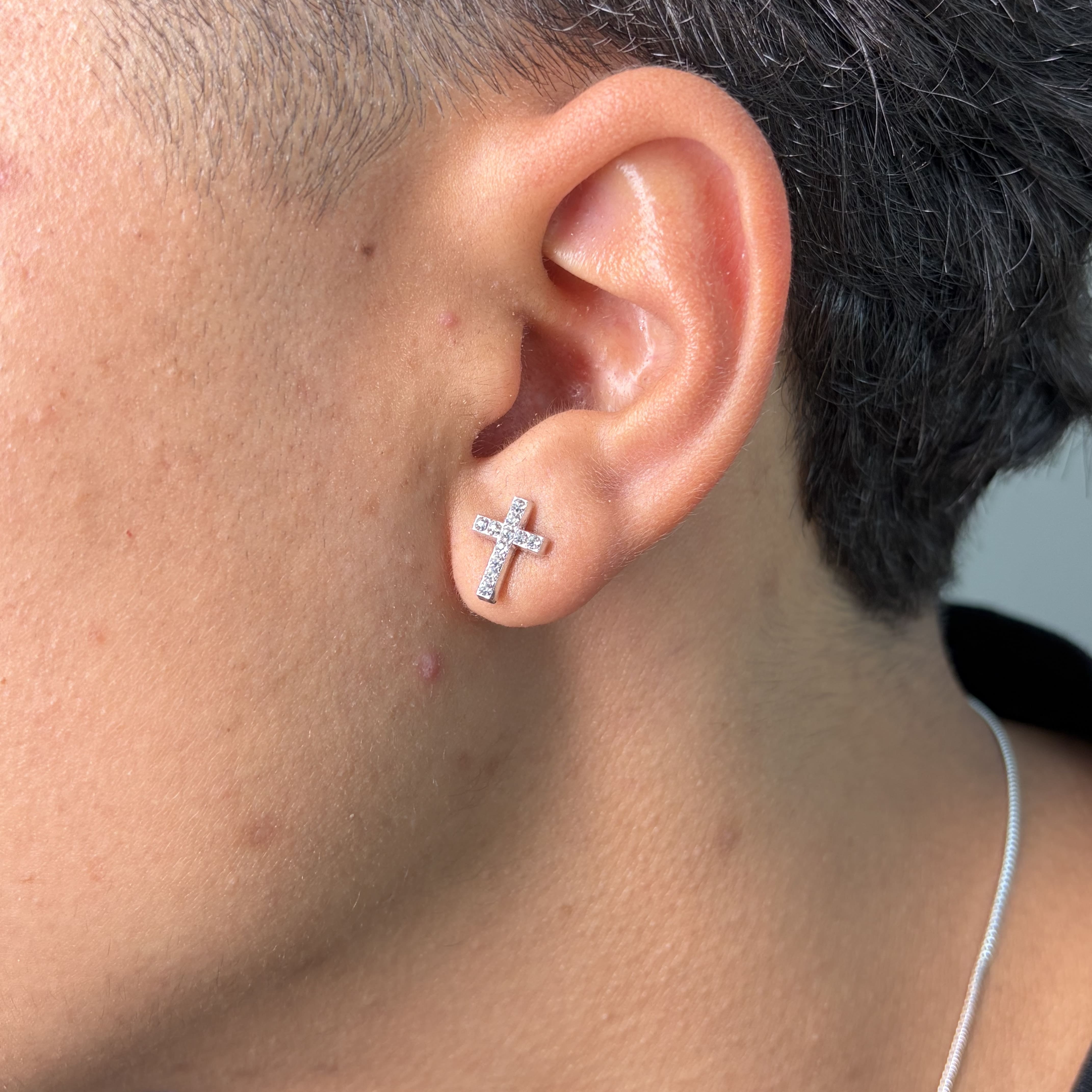 Brinco Cruz Cravejado Prata - VZ Joalheria